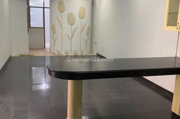 Rumah Disewa Modern Turun Harga di Singgasana