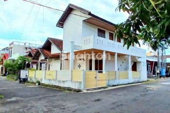 Rumah Hook 2 Lantai Jimbaran Lokasi Strategis