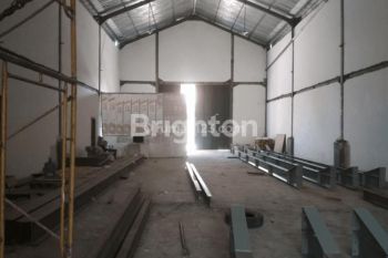 GUDANG MENGANTI GRESIK SIAP PAKAI AKSES TRUK BAN DOUBLE