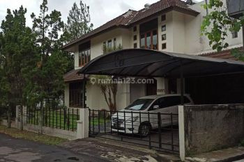 Dijual Rumah Luas Nyaman 2 Lantai Furnish Hook di Kembar Mas