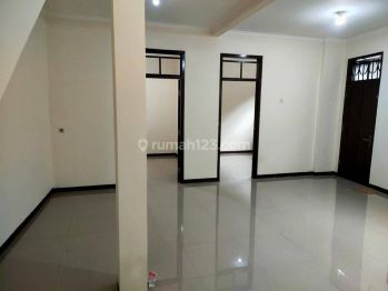JUAL RUMAH GANG WARSA SUDIRMAN BANDUNG.