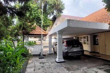 DIJUAL CEPAT KANTOR/RUMAH TUA/TANAH DARMAWANGSA DI JALAN UTAMA