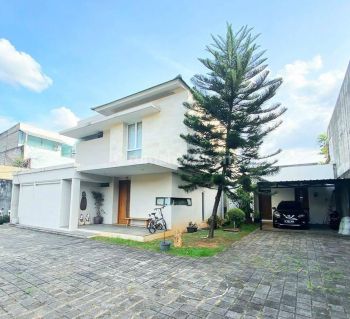 Rumah Halaman Luas di Kemang Jakarta Selatan, Harganego