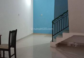 Disewakan rumah ditaman palem lestari uk.3.75x 12.5 / 2 lantai .ada ac 2..harga