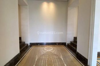 Dijual Rumah 2 Lantai Citraland SHM Baru Full Marmer Italy!!Private Lift & AC &