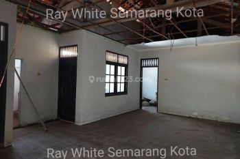 Rumah di Tlogosari 2 Lantai dekat jalan raya