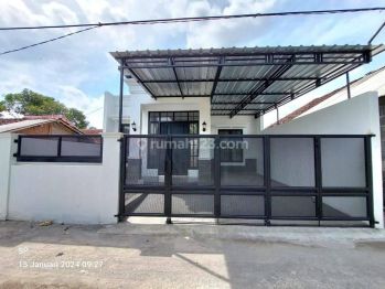 RUMAH KLASIK MEWAH JAKAL KM 10 TIMUR PASAR GENTAN  WEDOMARTANI