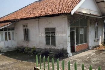 Rumah clasic jalan raya dekat statiun bogor