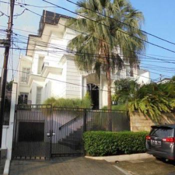 Rumah mewah bawah pasar jl Cibeber kebayoran baru