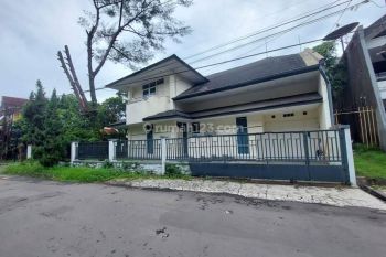 Rumah Terawat Siap Huni Lokasi Strategis di Muara