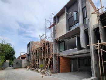 DIJUAL TOWNHOUSE AMPERA - TB SIMATUPANG, BRAND NEW MODERN DESIGN