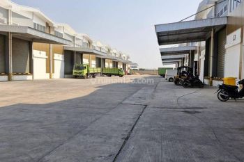 Gudang selembaran dadap siap pakai akses contener