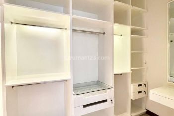 Disewa ruang usaha sayap riau. Parkiran luas