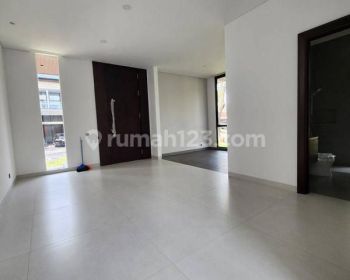 Rumah Bagus di Kota Baru Parahyangan Tatar Rambut Kasih