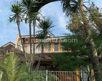 Rumah Lama, Asri Dan Lokasi Strategis Dijual di Bintaro Sektor 2,