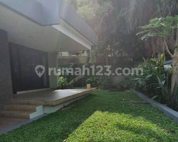 DISEWA Rumah Pondok Indah, 1 lantai kolam renang, taman luas barbeque