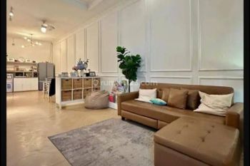 Rumah 1,5 Lt di Pengadegan Jakarta selatan ada 3 kt 2 km ada furniture siap huni