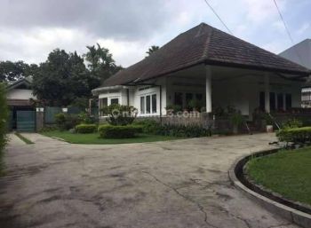 Dijual rumah belanda hitung tanah Dipatiukur