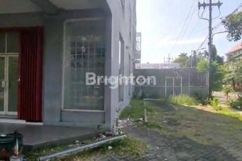 Dr. Soetomo, Surabaya Pusat, Parkir Luas, Jalan Utama, Siap Untung