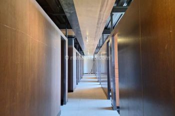 Gedung 4 Lantai dengan Ruko, Apartemen dan Sauna di Raya Kuta