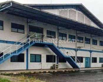 3 Km Dari Pintu Tol Gudang di Karawang Barat