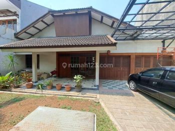Rumah 2 Lantai Bagus di Senopati Jakarta Selatan