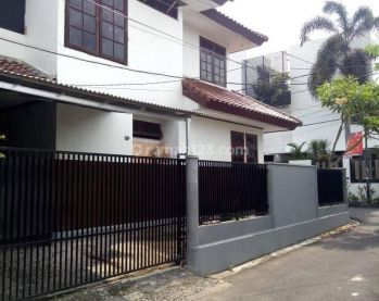 Rumah 2 Lantai Jalan 2 Mobil Bisa Kantor dan Hunian di Tebet