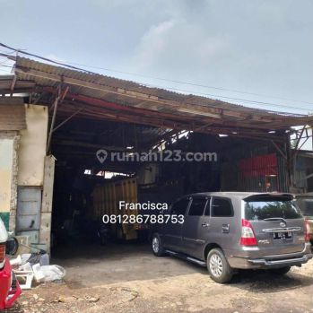 DIJUAL TANAH HOEK Lokasi Strategis  di Jl Penyelesaian Tomang, Tomang