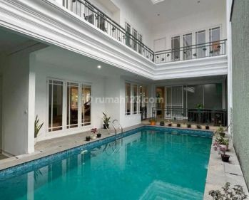 Rumah Bagus Semi Furnished SHM di Kemang, Jakarta Selatan