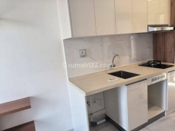 Disewakan Apartement Sky House 1 BR Semi Furnished Bagus