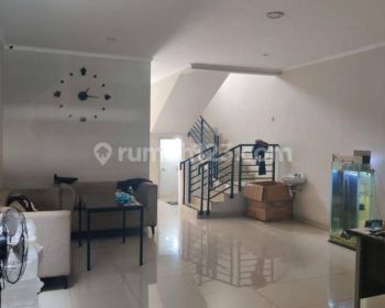 Dijual Rumah Lux Hoki Cantik 2 Lantai di Mekar Wangi