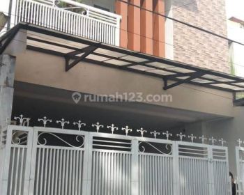 Rumah Cantik Dan Bagus Di Daerah Tebet Jakarta Selatan
