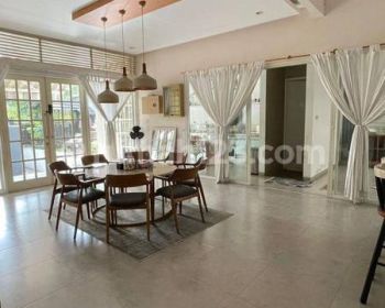 Rumah Mewah Griya Loka Bsd 3 Lantai Siap Huni Bagus Rapih Asri