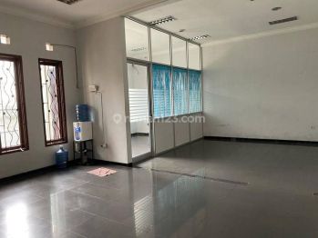 Rukan Disewa Nyaman 2 Lantai di Mekar Wangi