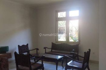 Rumah 2 Lantai Bagus Semi Furnished SHM Bintaro Sektor 9