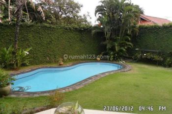 Rumah 2 Lantai Siap Huni SHM Dekat Summarecon Bekasi