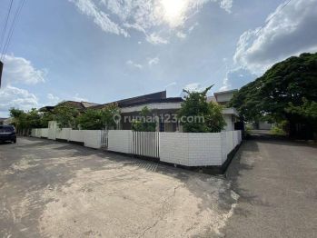 Dijual Rumah Megah Dengan Halaman Luas Di Kawasan Elit Jalan Dr Cipto Palembang