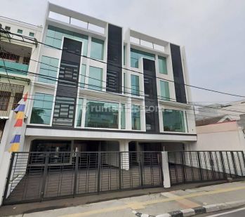 Gedung baru 4 lantai Gandeng di Jatinegara,Jakarta Timur