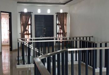 Disewakan rumah modern minimalis bagus di Duren Sawit