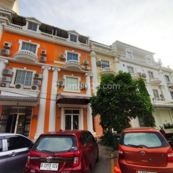Ruko Eksklusif 4 Lantai Ukuran 4,5x15 HGB 270m Bagus di Pik1