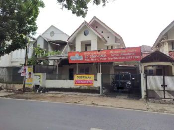 Disewakan rumah BSD pinggir jalan ramai dekat St Ursula & Pasar Modern