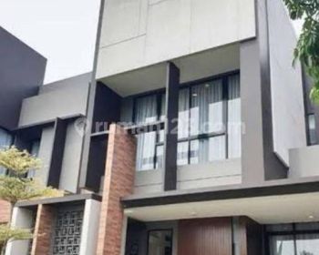 Rumah di Cluster Flavio suvarna sutera 2 Lantai SHM Baru