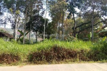 Beautiful square land with full city views close to Mosque