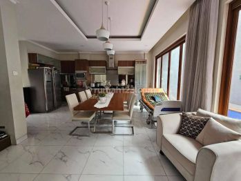 Rumah Cluster Furnished Dengan Private Pool Mewah