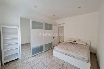 Disewakan Cepat Rumah Semi Furnished The Springs Gading Serpong