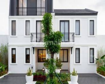 Rumah 3 Lantai Cantik Summarecon Mutiara Makassar Dekat