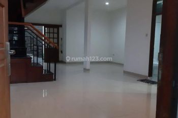 DIJUAL SEMIFURNISH RUMAH ASRI MINIMALIS 2LT DIPASIR SALAM BANDUNG