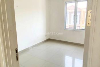 Di SEWAKAN RUMAH CLUSTER KARELIA GADING SERPONG 2 Lantai