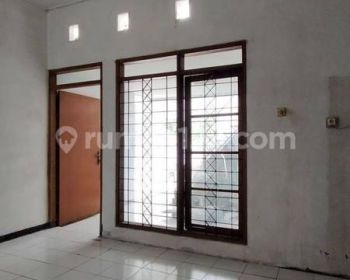 Rumah 3 kamar dekat Yogya supermarket Taman Kopo indah