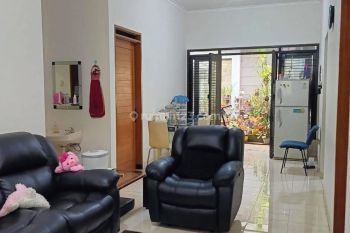 Dijual Rumah di Taman Kopo Indah 3 Kondisi Terawat Semi Furnished